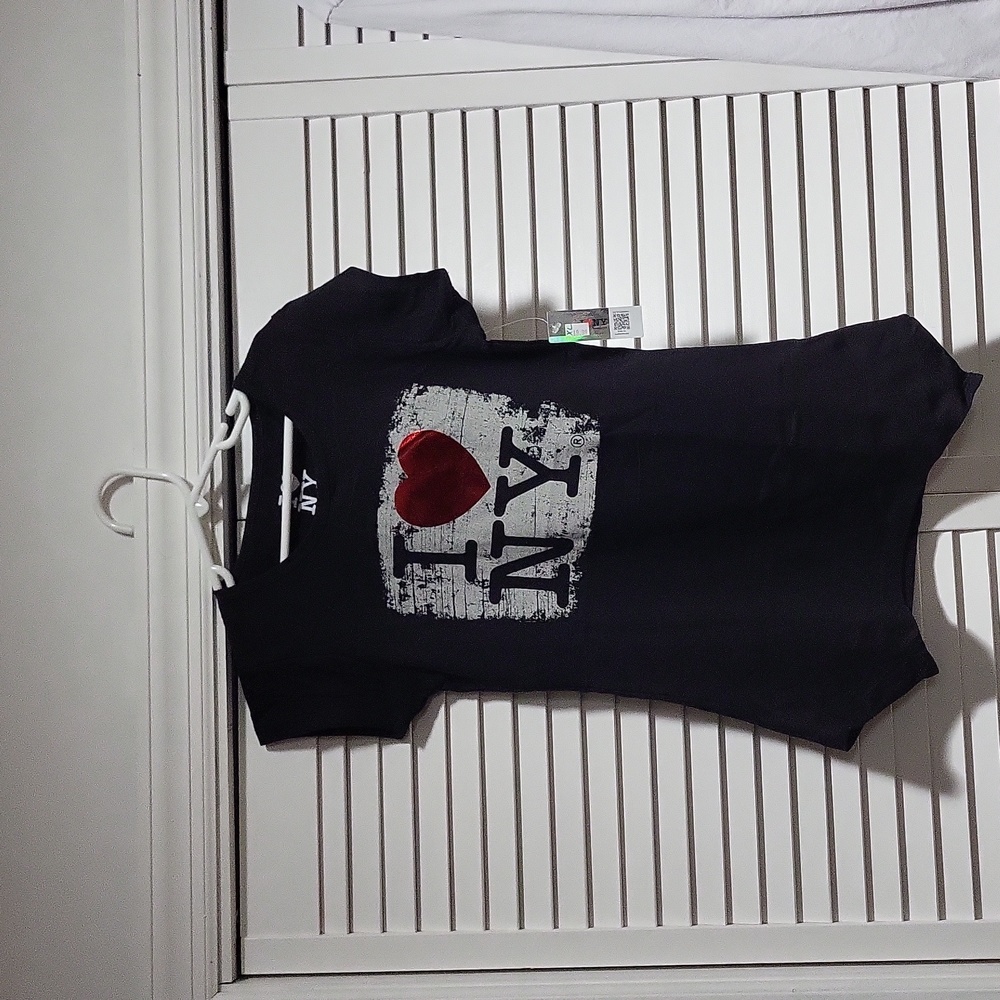 Small. "I Love NY" Official License Tee Shirt